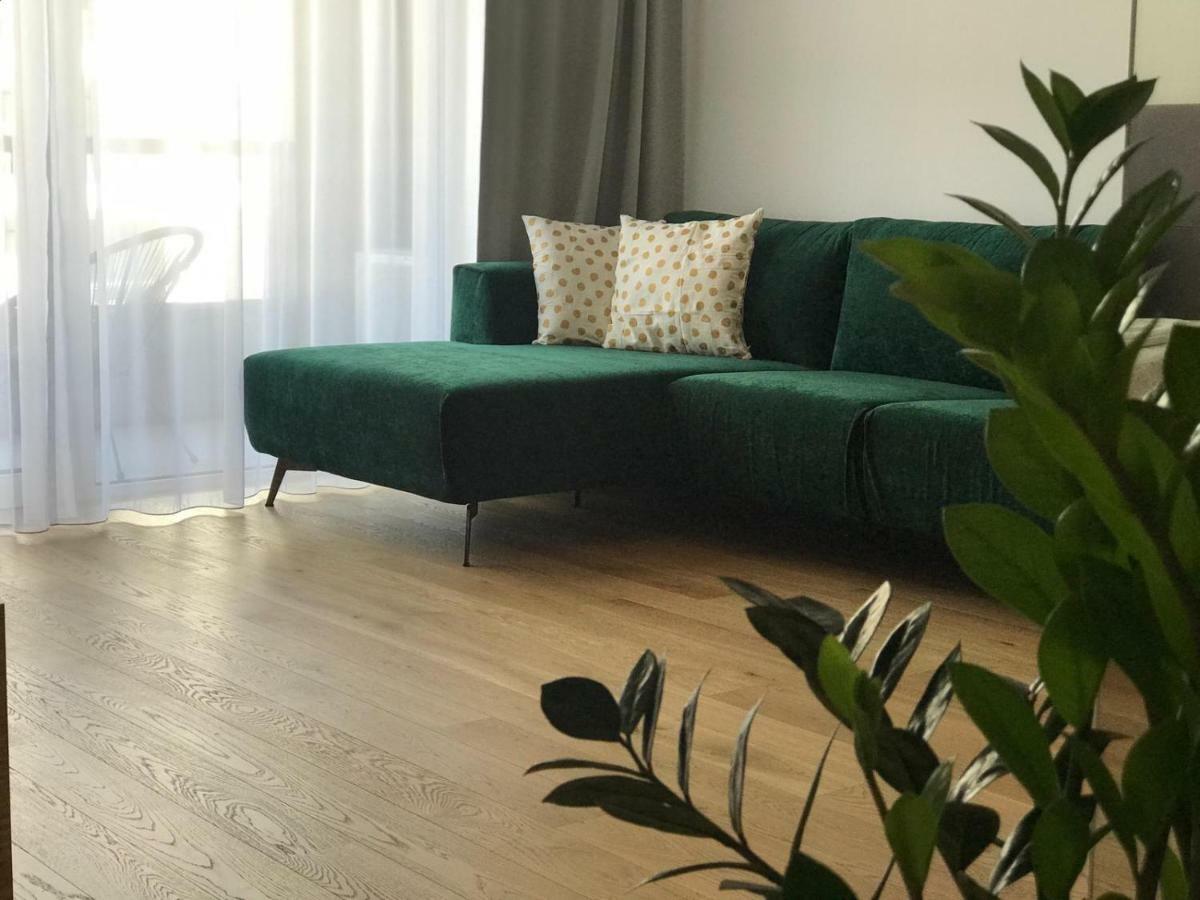 New Modern Urban Apartment Bratislava Exterior photo